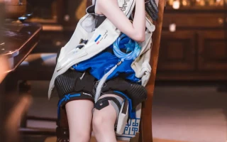 COSPLAY | 浪漫主义者都是暗处迎盛阳的玫瑰