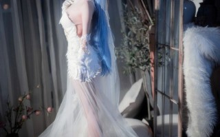 是花园兔子的婚纱皮呀~原谅我没有花园的万分之一可爱呜呜qwq