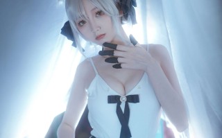 这套芭蕾又是早早做完衣服就开摆了捏 明日方舟 林雨霞