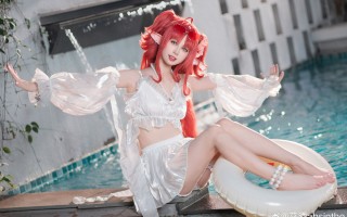 夏日绝美 cosplay 泳装，让你成为海滩焦点