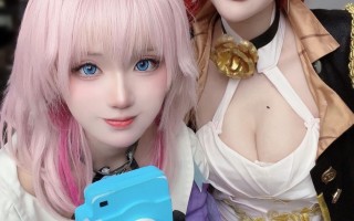 晚霞把窗户镀上了火，归来的人眼中就有了温度